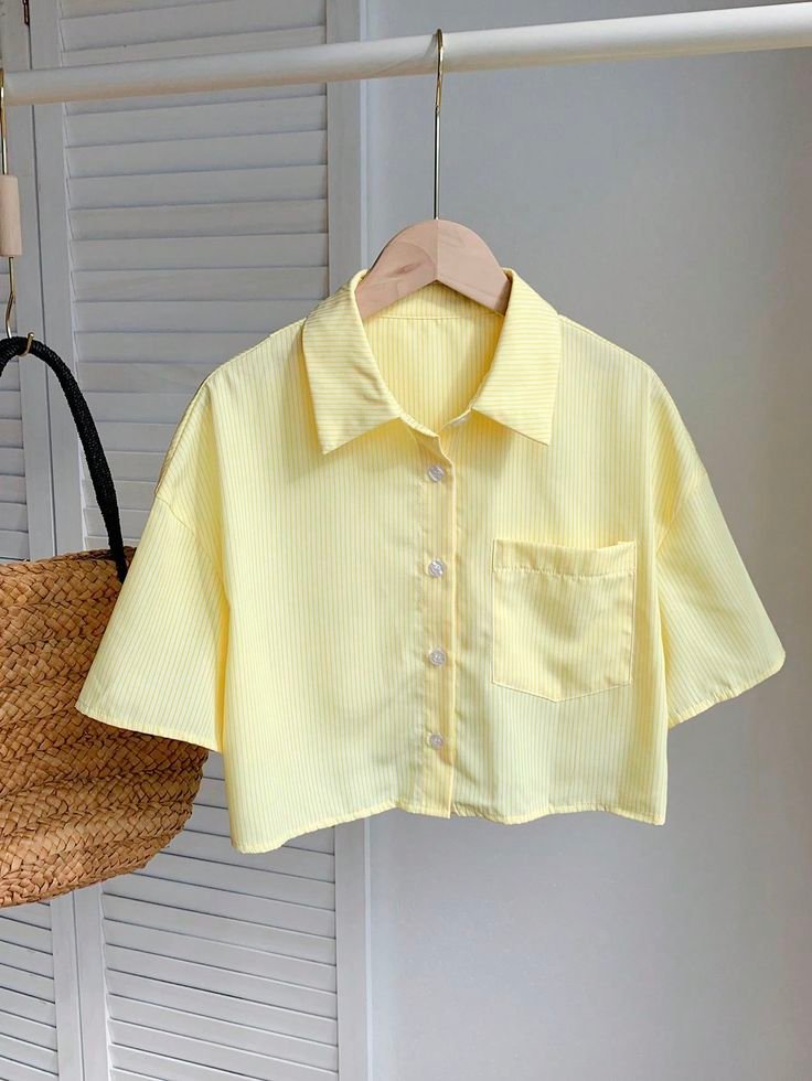 Kemeja Crop Kuning Pastel