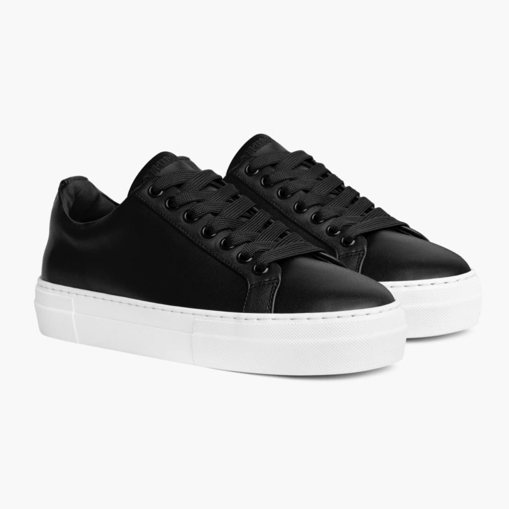 Sepatu hitam putih unisex pria/wanita